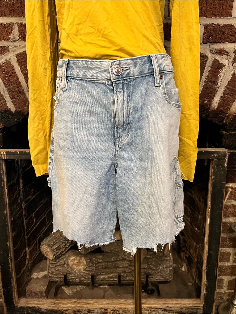 american eagle low rise baggy shorts